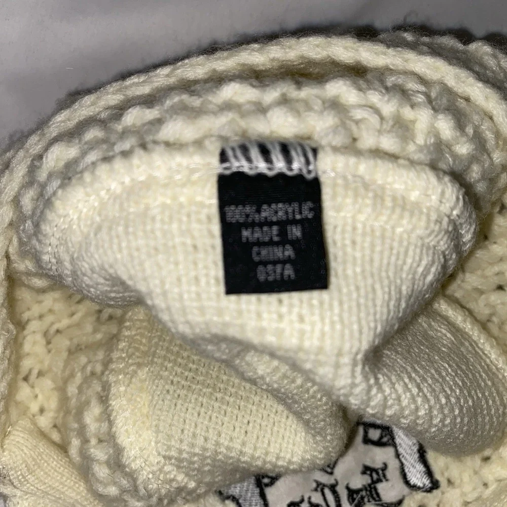 Y2K 2000s No Fear Womens Knit Beanie Hat Embroidered Heart Gun Skater NWT